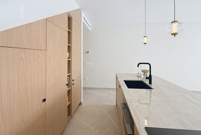 R5215654-House-For-Sale-Nueva-Andalucia-Townhouse-4-Beds-230-Built-9