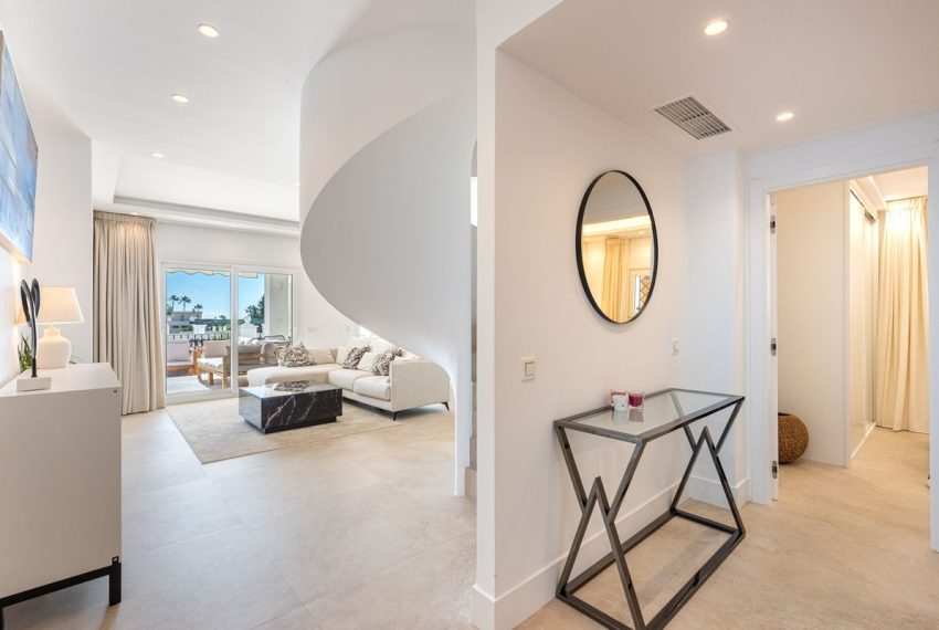 R5226784-House-For-Sale-Nueva-Andalucia-Townhouse-4-Beds-255-Built-6