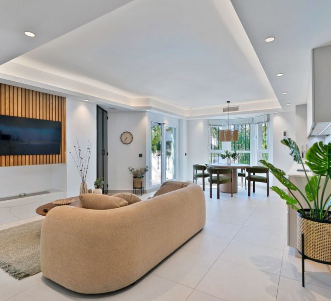 R5232568-Image 1-Penthouse Duplex - 3 Beds - 121 Built