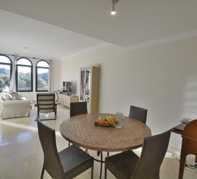 R5232757-Image 1-Ground Floor Apartment - 2 Beds - 84 Built