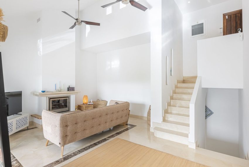 R5233384-House-For-Sale-Istan-Townhouse-3-Beds-175-Built-1