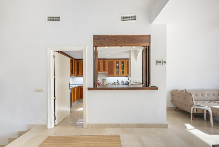 R5233384-House-For-Sale-Istan-Townhouse-3-Beds-175-Built-6
