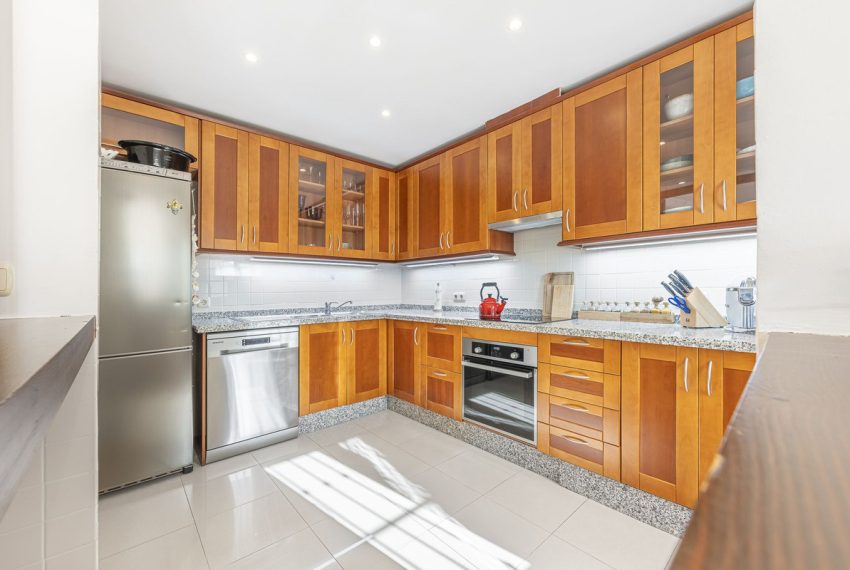 R5233384-House-For-Sale-Istan-Townhouse-3-Beds-175-Built-8