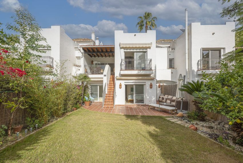 R5233384-House-For-Sale-Istan-Townhouse-3-Beds-175-Built
