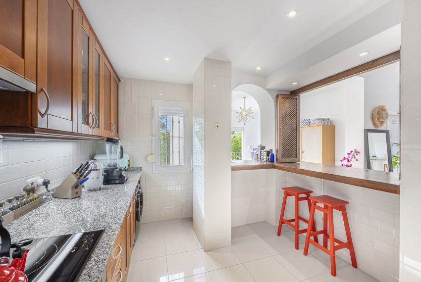 R5233384-House-For-Sale-Istan-Townhouse-3-Beds-175-Built-9