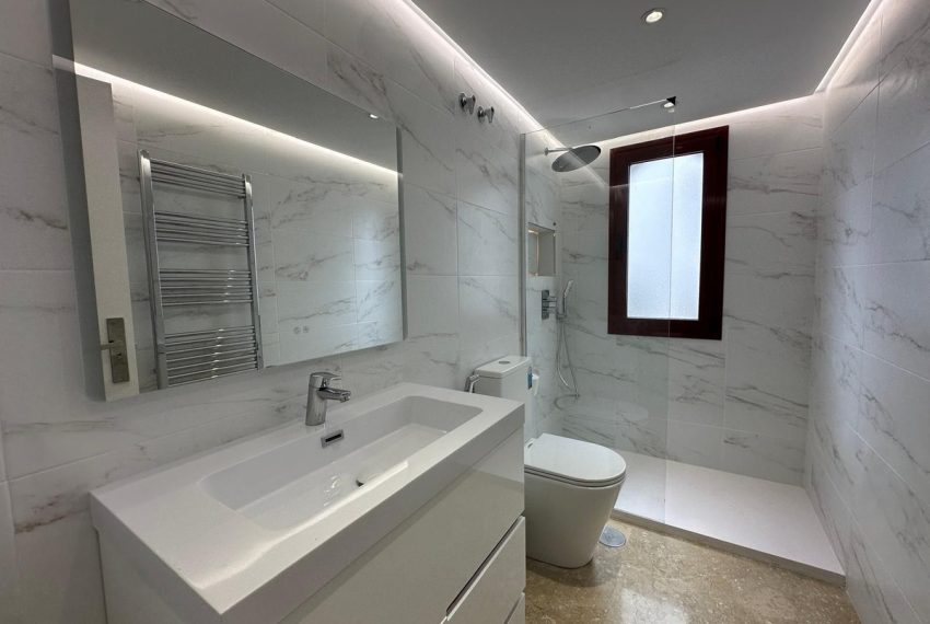 R5234650-Apartment-For-Sale-The-Golden-Mile-Middle-Floor-Apartment-2-Beds-89-Built-2