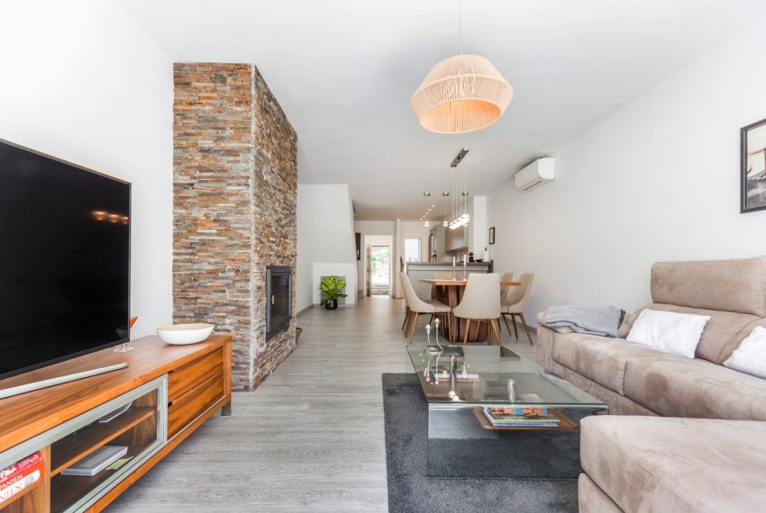 R5234815-House-For-Sale-Nueva-Andalucia-Townhouse-2-Beds-125-Built-2