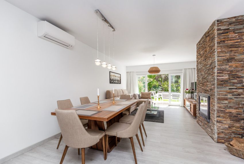 R5234815-House-For-Sale-Nueva-Andalucia-Townhouse-2-Beds-125-Built