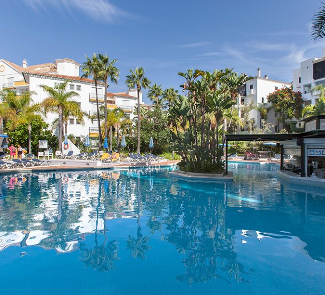 R5235802-Image 1-Middle Floor Apartment - 4 Beds - 175 Built