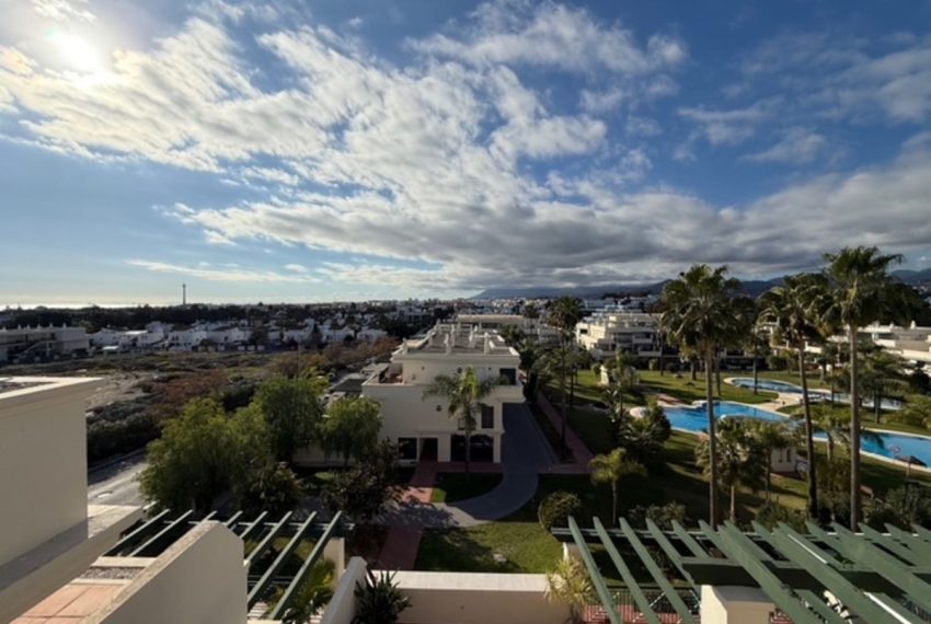 R5236096-Apartment-For-Sale-Nueva-Andalucia-Penthouse-3-Beds-161-Built