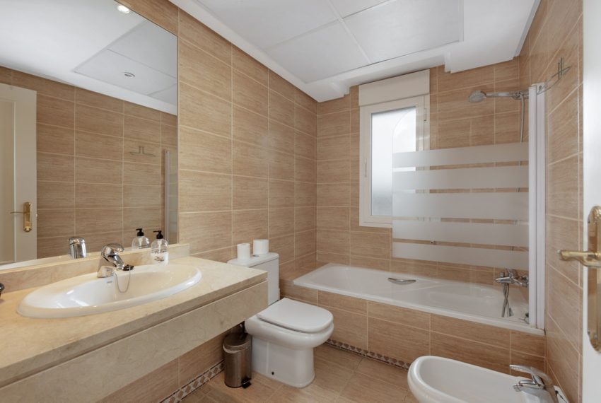 R5236423-Apartment-For-Sale-Nueva-Andalucia-Penthouse-2-Beds-93-Built-19