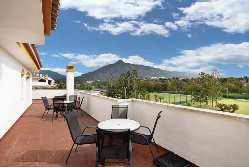 R5236423-Apartment-For-Sale-Nueva-Andalucia-Penthouse-2-Beds-93-Built