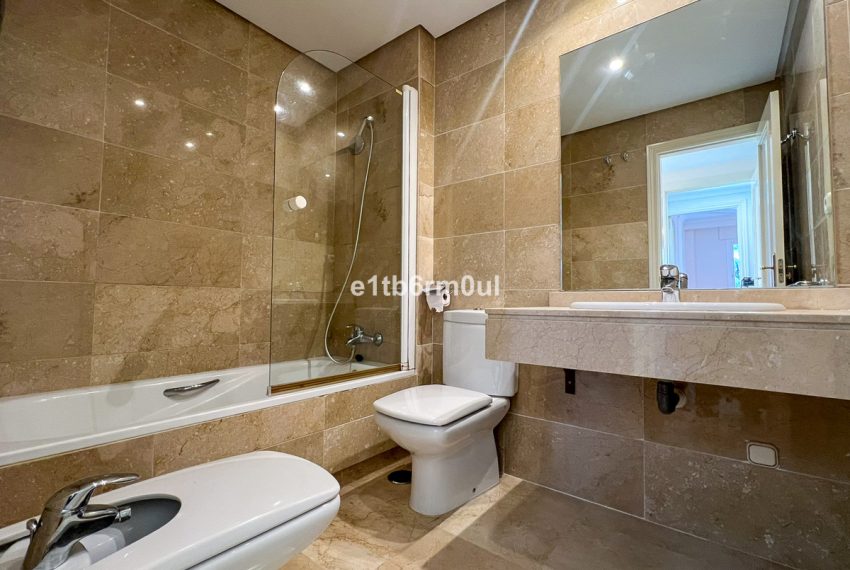 R5236693-Apartment-For-Sale-The-Golden-Mile-Middle-Floor-Apartment-2-Beds-94-Built-11