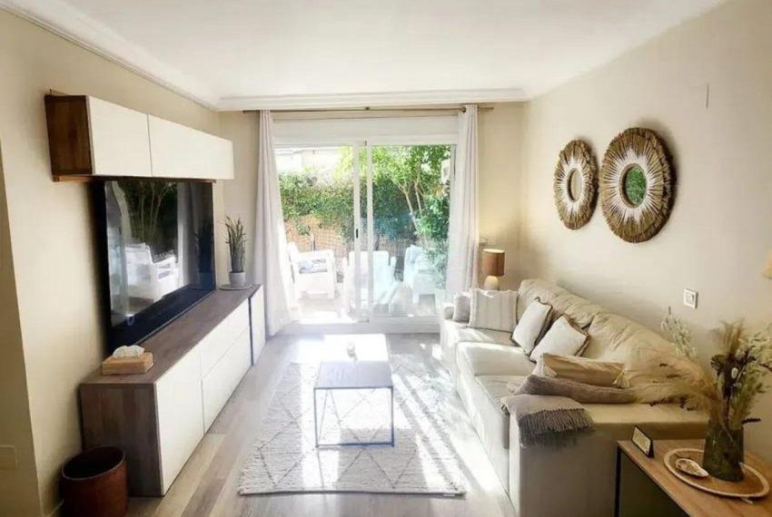 R5236918-Apartment-For-Sale-The-Golden-Mile-Ground-Floor-Apartment-2-Beds-105-Built-1