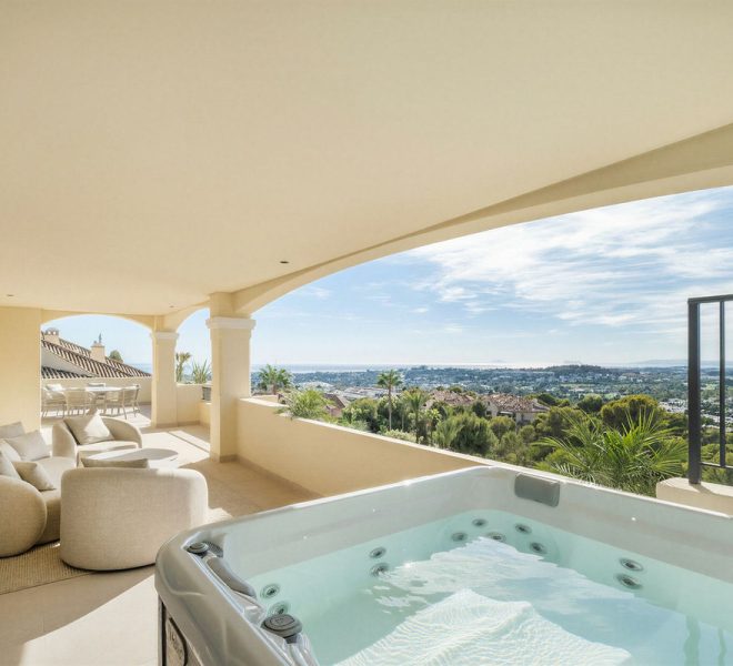 R5236942-Image 1-Penthouse Duplex - 4 Beds - 264 Built