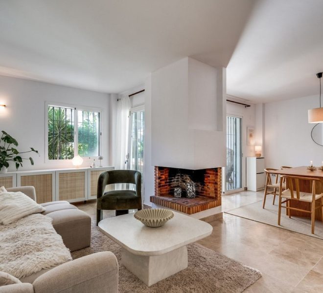 R5237395-Image 1-Townhouse - 4 Beds - 164 Built