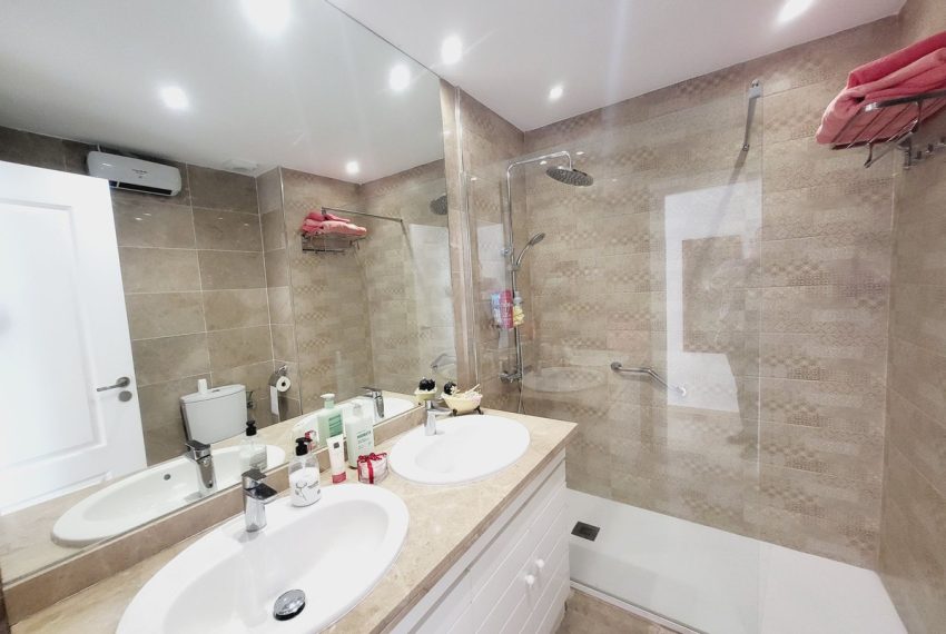 R5237455-Apartment-For-Sale-Miraflores-Penthouse-2-Beds-115-Built-5