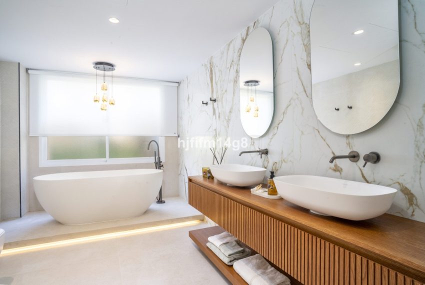 R5237755-Apartment-For-Sale-Nueva-Andalucia-Middle-Floor-Apartment-4-Beds-286-Built-10