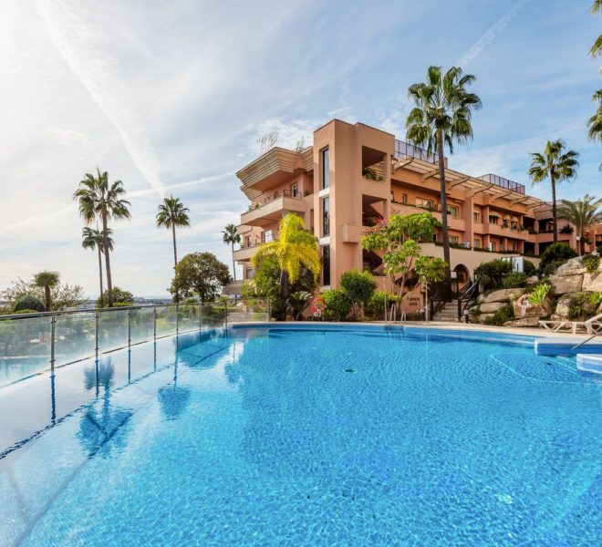 R5238835-Image 1-Middle Floor Apartment - 2 Beds - 129 Built