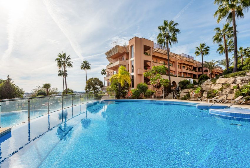 R5238835-Apartment-For-Sale-Nueva-Andalucia-Middle-Floor-Apartment-2-Beds-129-Built