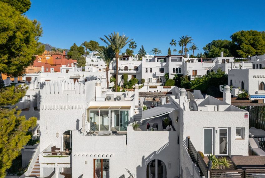 R5240485-House-For-Sale-Nueva-Andalucia-Townhouse-4-Beds-176-Built-1