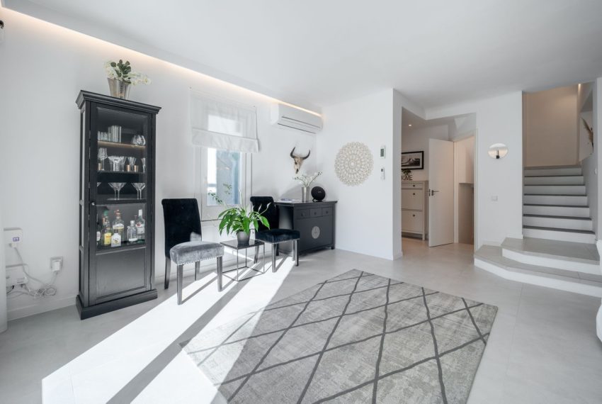 R5240485-House-For-Sale-Nueva-Andalucia-Townhouse-4-Beds-176-Built-11