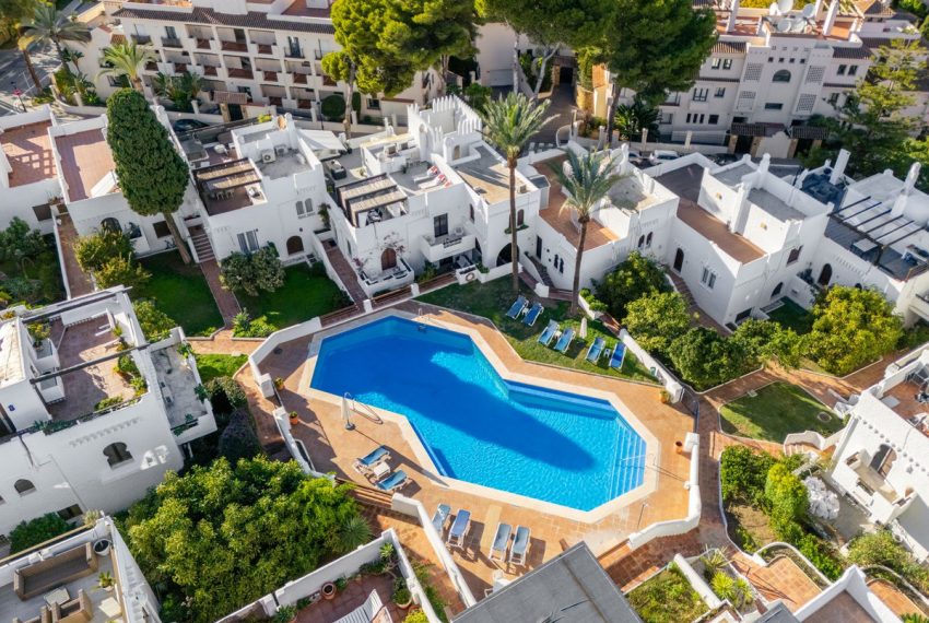 R5240485-House-For-Sale-Nueva-Andalucia-Townhouse-4-Beds-176-Built-2