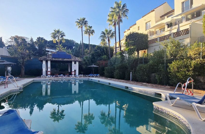 R5241973-Apartment-For-Sale-Nueva-Andalucia-Penthouse-3-Beds-128-Built