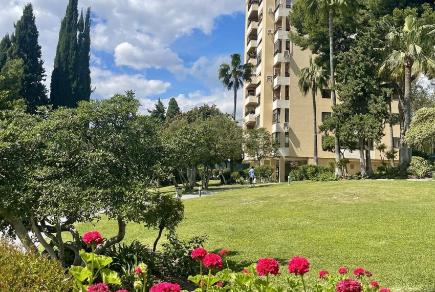 R5249221-Apartment-For-Sale-Nueva-Andalucia-Middle-Floor-Studio-0-Beds-32-Built