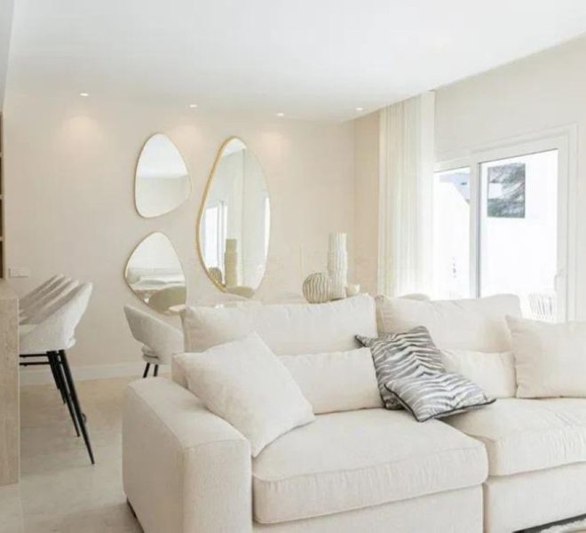 R5250160-Image 1-Penthouse Duplex - 4 Beds - 170 Built