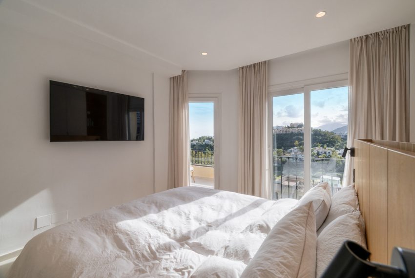 R5250397-Apartment-For-Sale-Benahavis-Penthouse-Duplex-3-Beds-200-Built-13