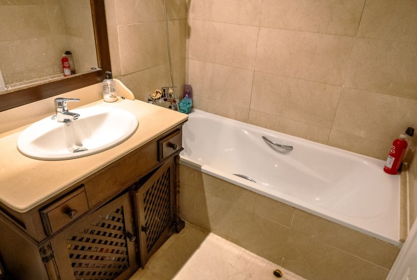 R5250577-Apartment-For-Sale-Los-Arqueros-Penthouse-2-Beds-99-Built-14