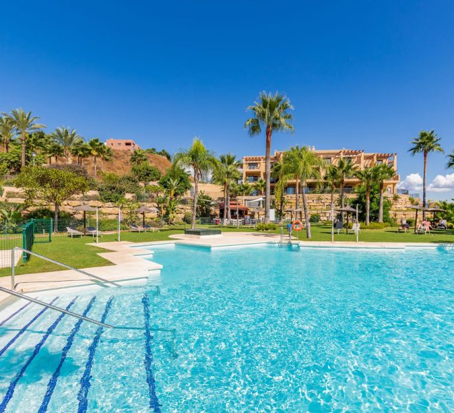 R5251159-Image 1-Top Floor Apartment - 2 Beds - 118 Built