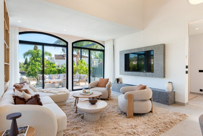 R5251444-House-For-Sale-Nueva-Andalucia-Detached-Villa-4-Beds-300-Built-12