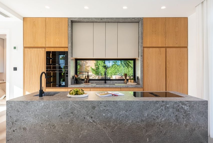 R5251444-House-For-Sale-Nueva-Andalucia-Detached-Villa-4-Beds-300-Built-17