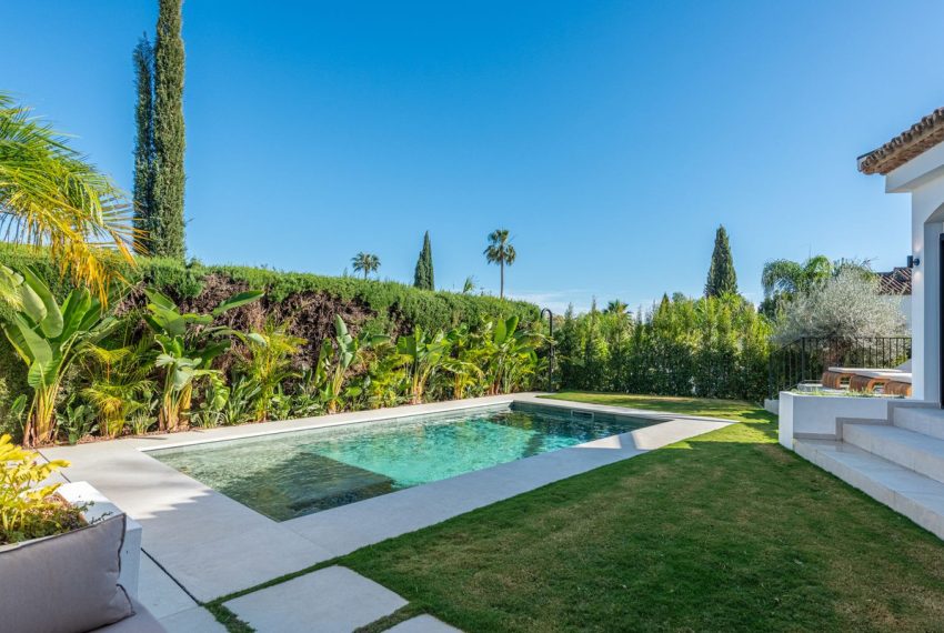 R5251444-House-For-Sale-Nueva-Andalucia-Detached-Villa-4-Beds-300-Built-3