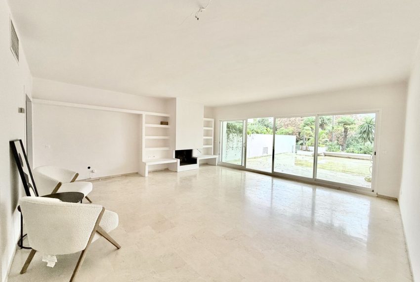 R5251882-Apartment-For-Sale-The-Golden-Mile-Ground-Floor-Apartment-1-Beds-110-Built-2