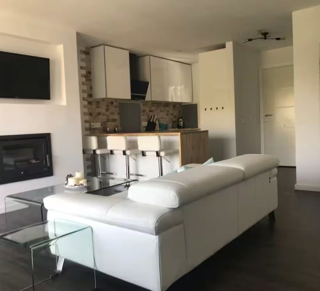 R5253199-Image 1-Middle Floor Apartment - 3 Beds - 93 Built