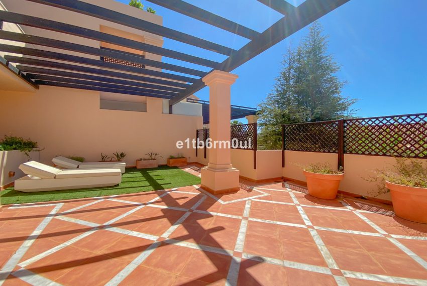 R5253589-Apartment-For-Sale-Nueva-Andalucia-Ground-Floor-Apartment-2-Beds-256-Built-1