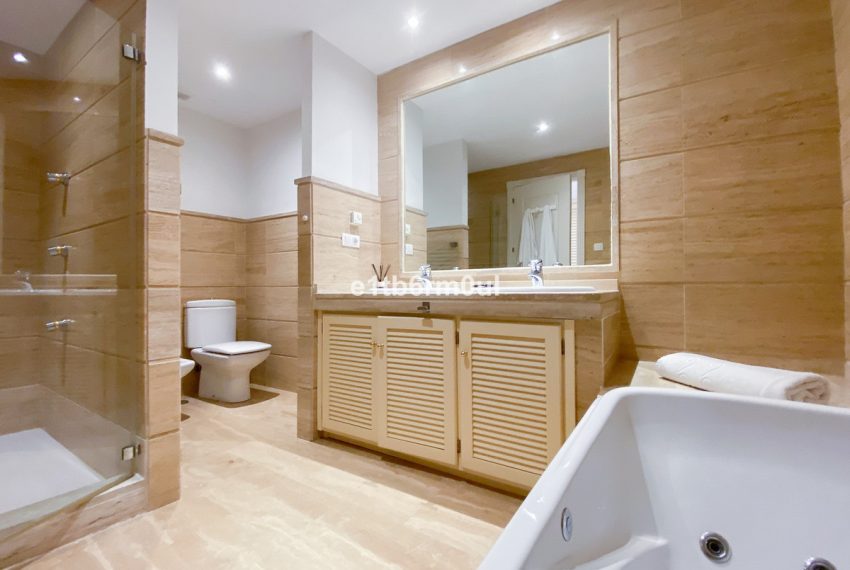 R5253589-Apartment-For-Sale-Nueva-Andalucia-Ground-Floor-Apartment-2-Beds-256-Built-8