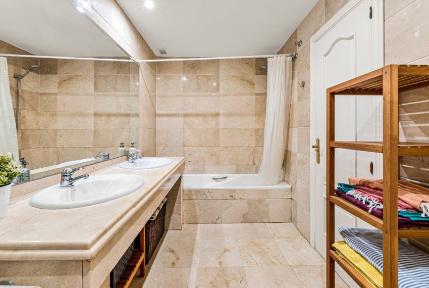 R5253643-Apartment-For-Sale-Nueva-Andalucia-Middle-Floor-Apartment-2-Beds-100-Built-12