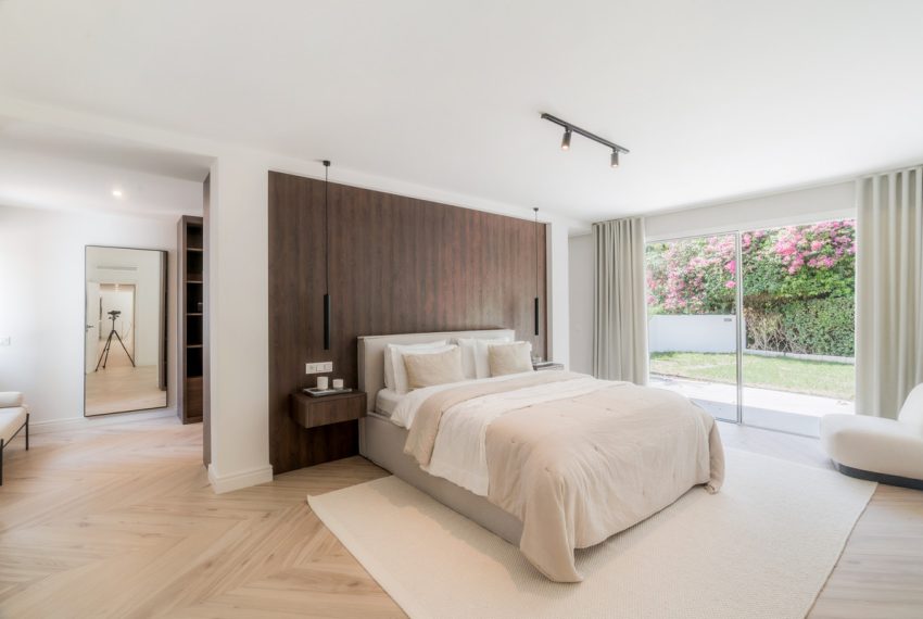 R5253784-Apartment-For-Sale-The-Golden-Mile-Ground-Floor-Apartment-4-Beds-470-Built-11