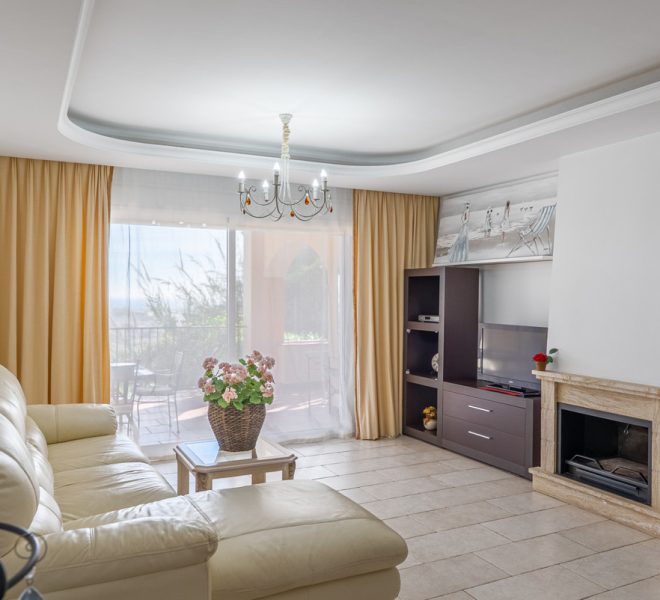 R5255638-Image 1-Middle Floor Apartment - 2 Beds - 116 Built