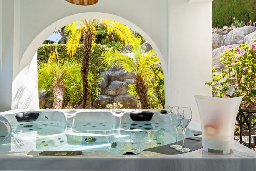 R5255686-Apartment-For-Sale-Marbella-Ground-Floor-Apartment-2-Beds-245-Built-1