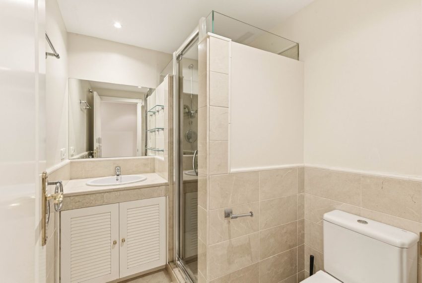 R5256340-Apartment-For-Sale-Los-Arqueros-Penthouse-Duplex-4-Beds-200-Built-11