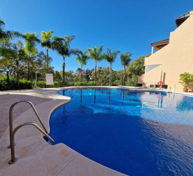 R5256403-Image 1-Middle Floor Apartment - 2 Beds - 136 Built