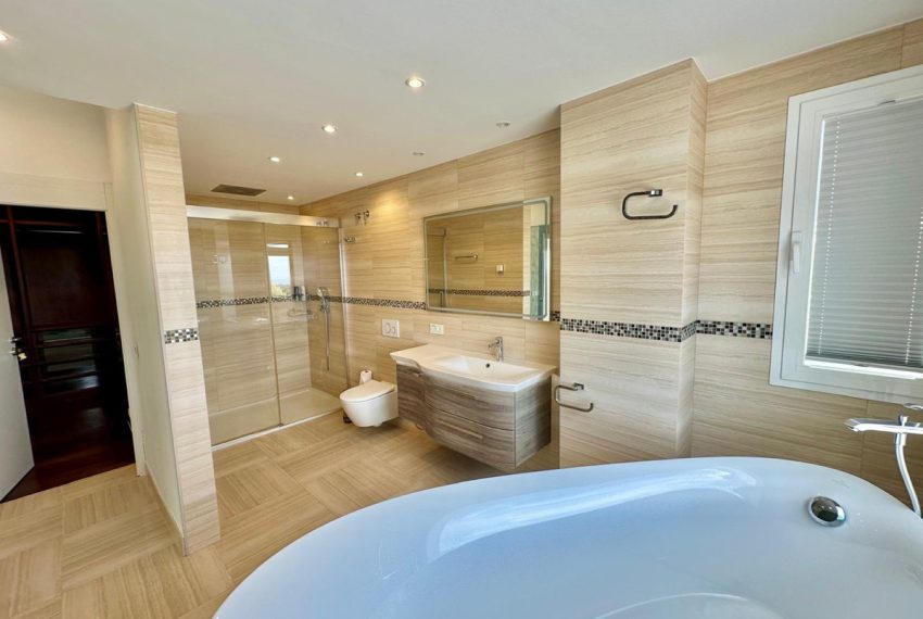 R5258521-House-For-Sale-Benahavis-Detached-Villa-4-Beds-350-Built-17