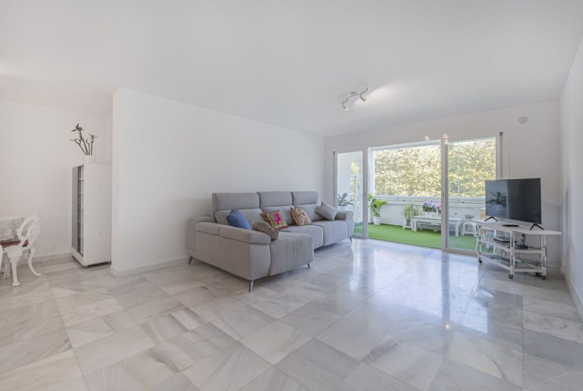 R4455160-Apartment-For-Sale-Nueva-Andalucia-Ground-Floor-Apartment-4-Beds-166-Built-2