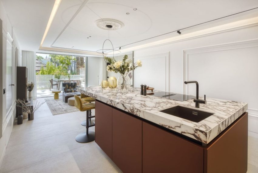 R4842421-Apartment-For-Sale-The-Golden-Mile-Ground-Floor-Apartment-3-Beds-118-Built-4