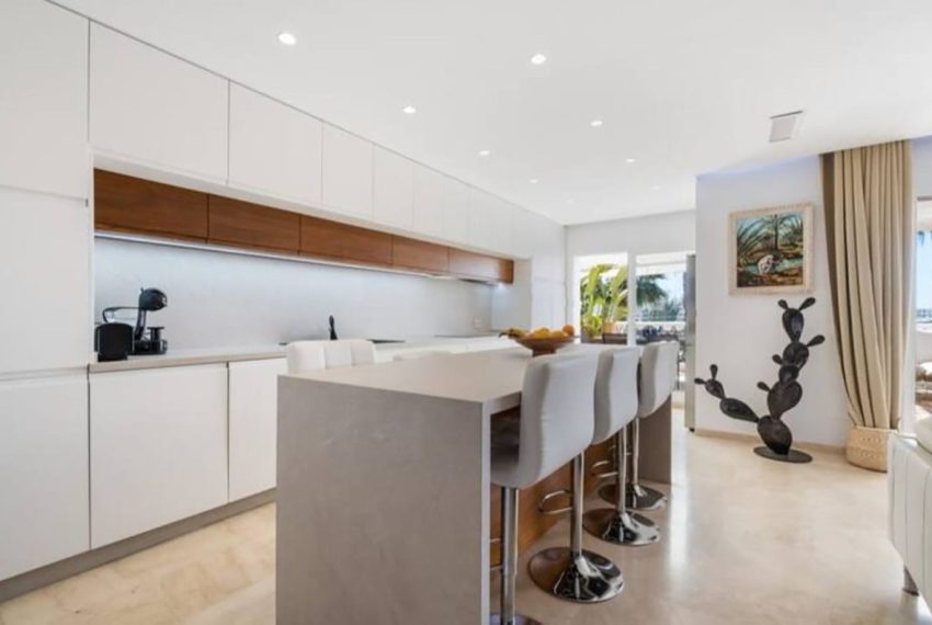 R4943269-Apartment-For-Sale-Estepona-Penthouse-4-Beds-165-Built-4